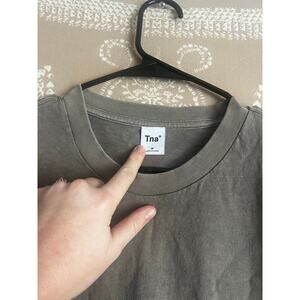 Aritzia TNA T-Shirt Size Medium